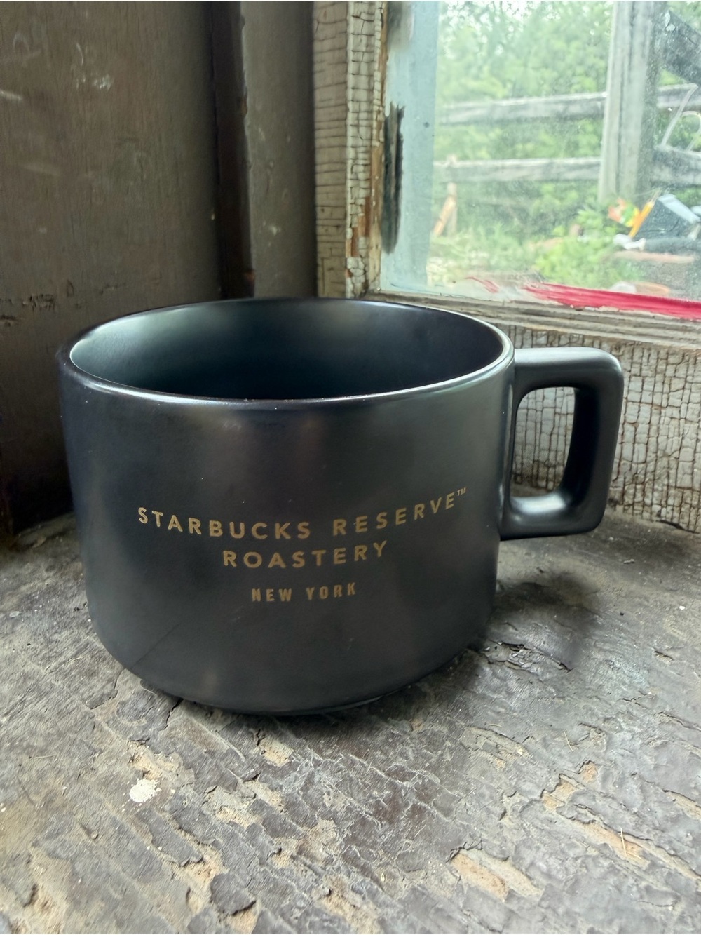 Starbucks Reserve Roastery New York Black and Gold Mug